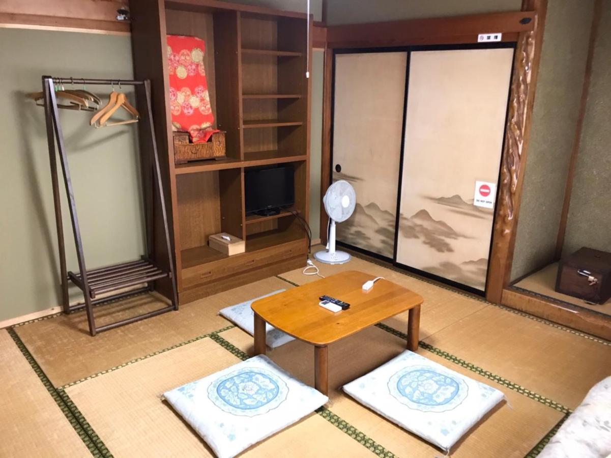 Minsyuku Koshiyama Hotel Desa Shirakawa Bagian luar foto